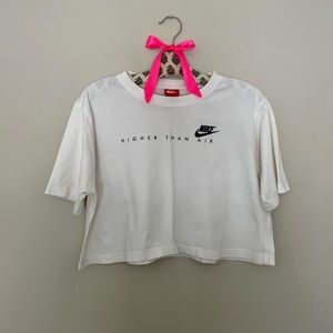 Nike T-shirt. Only worn a few times. Cropped, Size Large